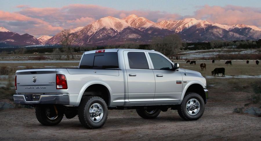  Dodge Ram Power Wagon Laramie 2012 года  (фото 2 из 3)
